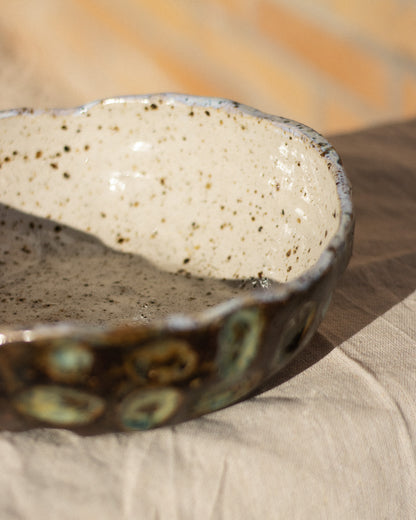 Taça Decorativa Irregular Cerâmica Artesanal Tons Terra Verde Feita à Mão Portugal