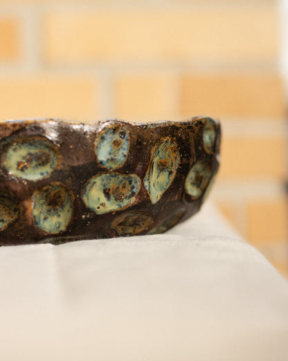 Taça Decorativa Irregular Cerâmica Artesanal Tons Terra Verde Feita à Mão Portugal