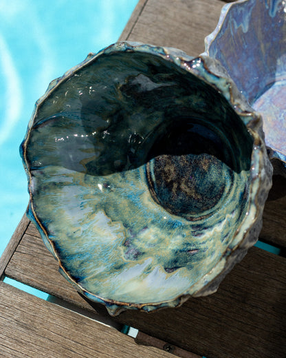 Taça Irregular Cerâmica Artesanal Azul Verde Efeito Mar Textura Rochosa Feita à Mão em Portugal